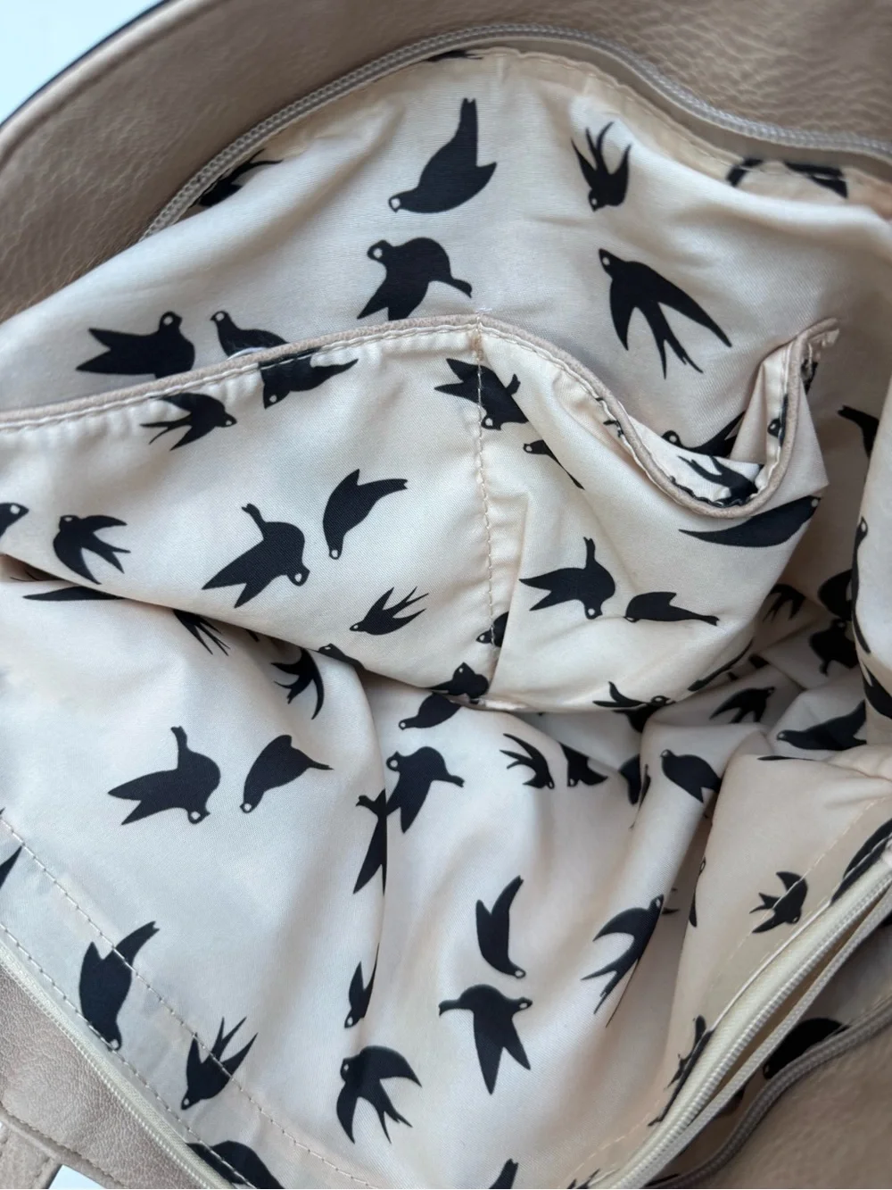 NWT Handbag Republic Studded Bow Tote Bag Beige Vegan Leather Bird Print Lining